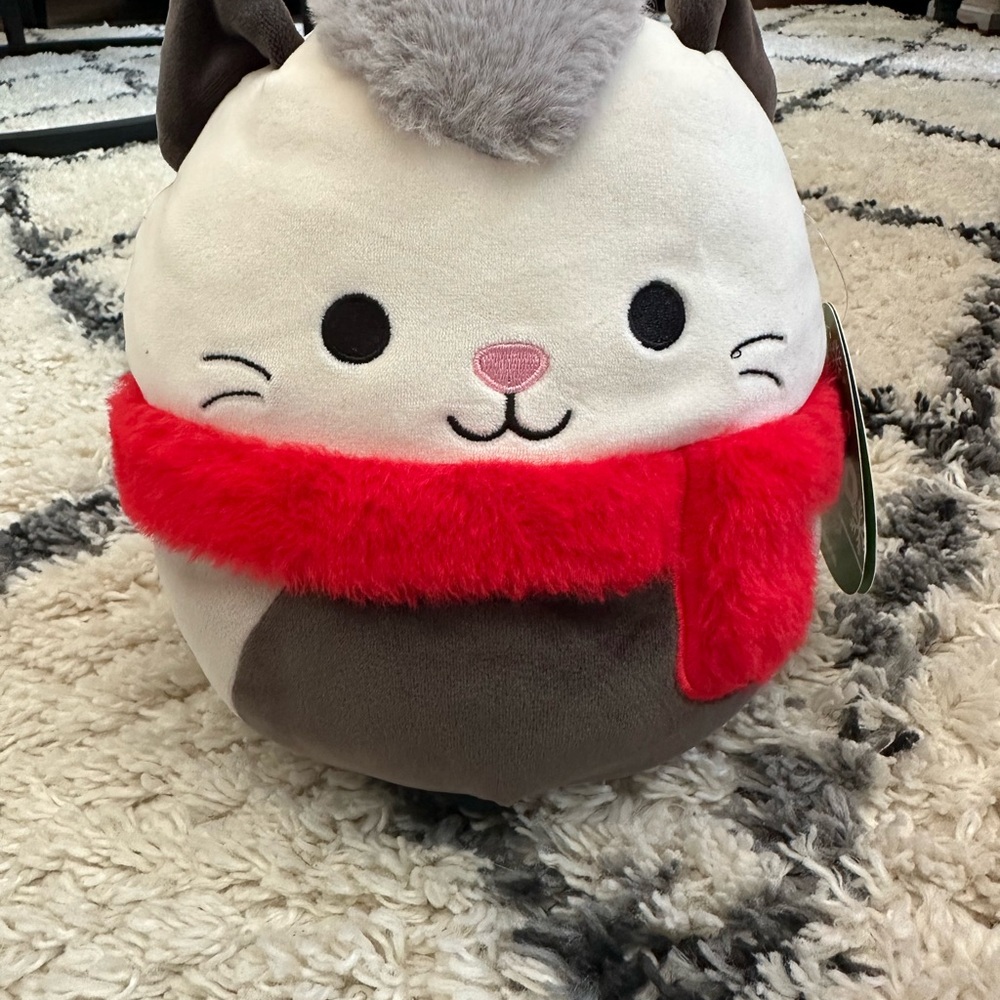 Holiday 2024 Luanne the Opossum 8 inch Squishmallow